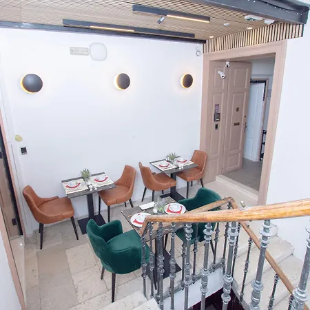 A Heritage 4*
